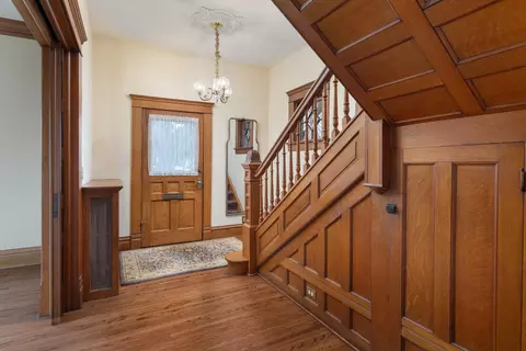 104 S Wright St, Naperville, IL 60540 photo 4