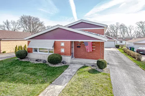 8929 S 50th Ave, Oak Lawn, IL 60453