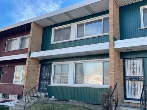 1717 E 74th St, Chicago, IL 60649