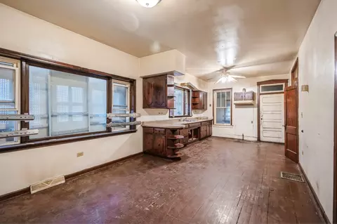 2742 E 84th St, Chicago, IL 60617 photo 7