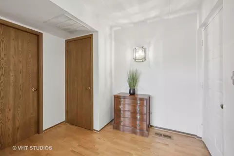 Entry Way - 225 Windsor Ln #A, Willowbrook, IL 60527 photo 1 of 1