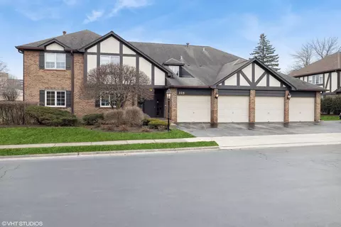 225 Windsor Ln #A, Willowbrook, IL 60527