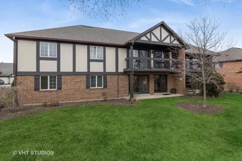 Exterior - 225 Windsor Ln #A, Willowbrook, IL 60527 photo 4 of 4