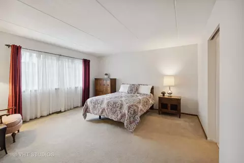 Bedroom - 225 Windsor Ln #A, Willowbrook, IL 60527 photo 1 of 2