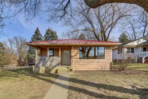 91 East St, Crystal Lake, IL 60014