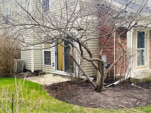 Exterior - 1135 Stillwater Rd, Elgin, IL 60120 photo 2 of 3