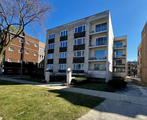 1057 W Pratt Blvd #1A, Chicago, IL 60626