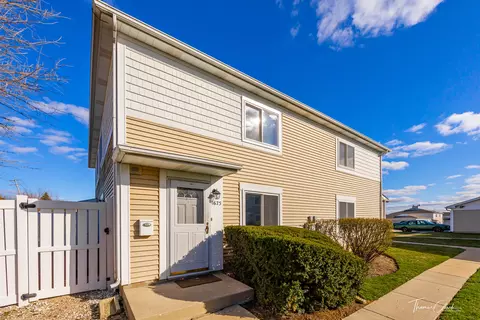 1675 Cornell Dr, Hoffman Estates, IL 60169 photo 2