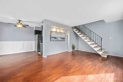 1675 Cornell Dr, Hoffman Estates, IL 60169 photo 5