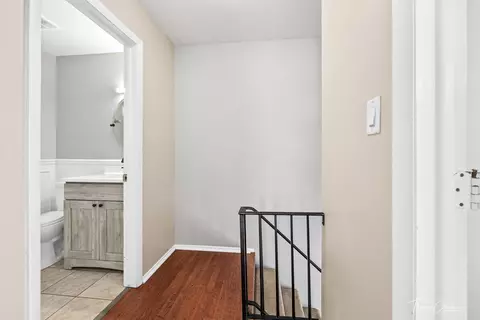 1675 Cornell Dr, Hoffman Estates, IL 60169 photo 16