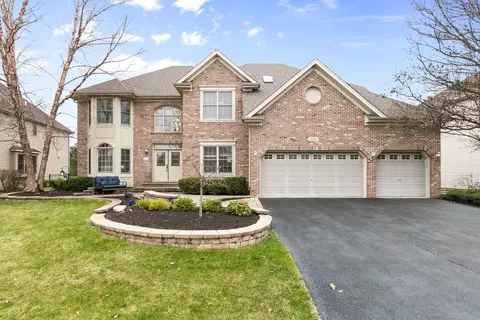 5607 Rosinweed Ln, Naperville, IL 60564