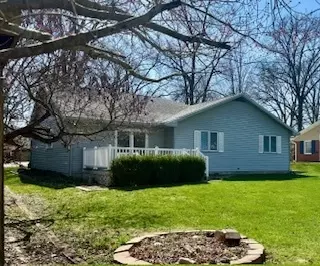 Exterior - 650 E Meyer St, Monticello, IL 61856 photo 2 of 8