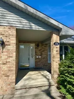 Exterior - 650 E Meyer St, Monticello, IL 61856 photo 3 of 8