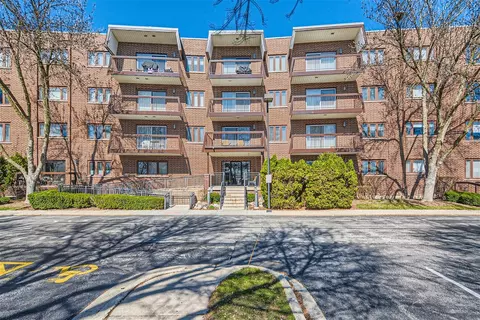 300 E Dundee Rd E #410, Buffalo Grove, IL 60089