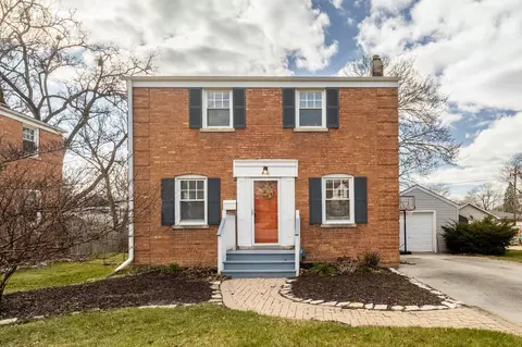 416 N Main St, Mount Prospect, IL 60056