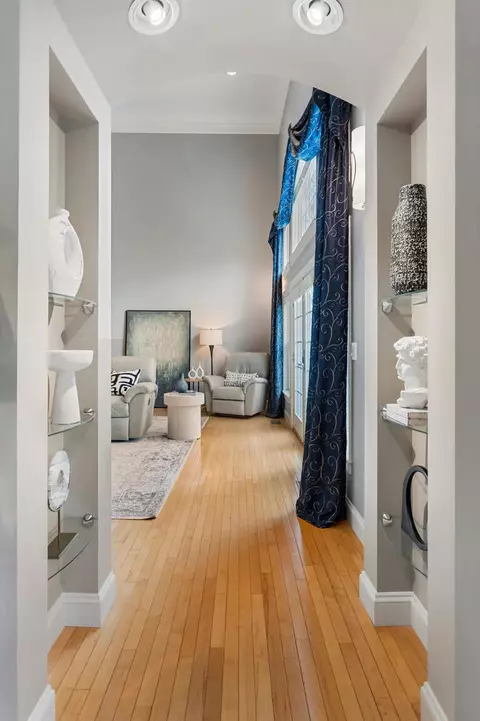 Entry Way - 2711 Windward Blvd, Champaign, IL 61821 photo 4 of 9