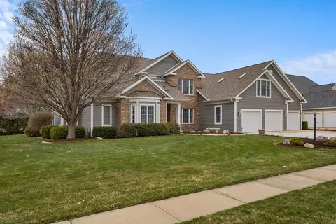 Exterior - 2711 Windward Blvd, Champaign, IL 61821 photo 3 of 10