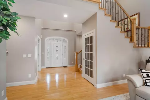 Entry Way - 2711 Windward Blvd, Champaign, IL 61821 photo 3 of 9