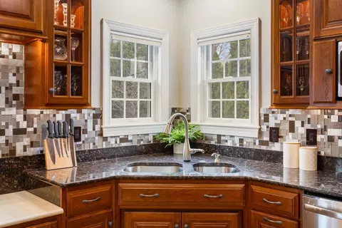 Kitchen - 2711 Windward Blvd, Champaign, IL 61821 photo 5 of 7