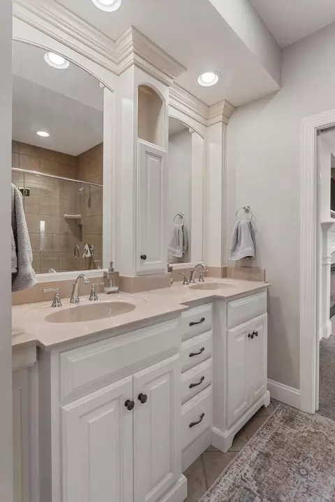 Bath - 2711 Windward Blvd, Champaign, IL 61821 photo 4 of 7