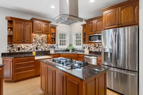 Kitchen - 2711 Windward Blvd, Champaign, IL 61821 photo 4 of 7