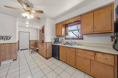 14100 Burnham Ave, Burnham, IL 60633 photo 9