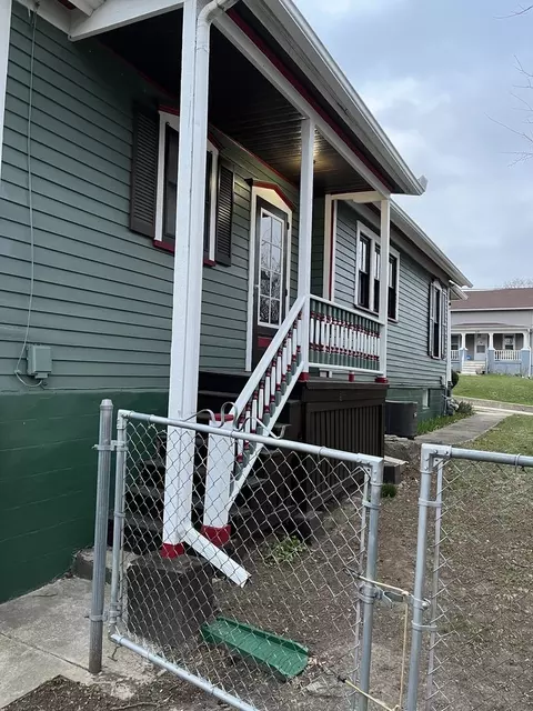 18 Leonard St, Elgin, IL 60123 photo 3