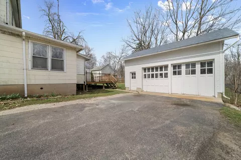 Exterior - 11704 Maple Ave, Hebron, IL 60034 photo 4 of 6