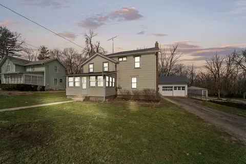 11704 Maple Ave, Hebron, IL 60034