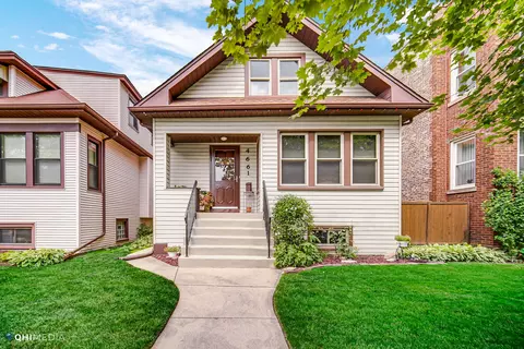 4661 N Kasson Ave, Chicago, IL 60630