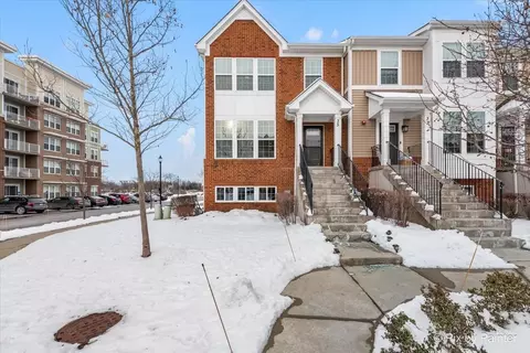 35 Nicholas Dr W, Des Plaines, IL 60016