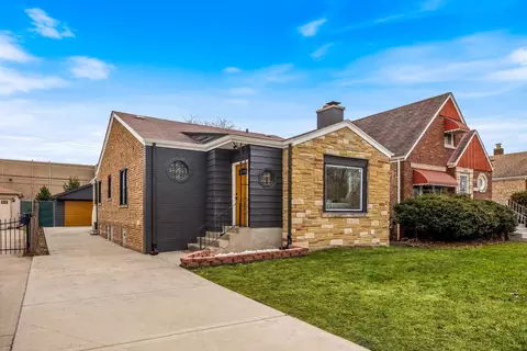 9621 S Maplewood Ave, Evergreen Park, IL 60805