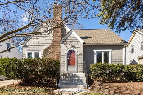 332 N Ridgeland Ave, Elmhurst, IL 60126