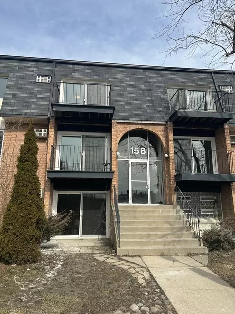 15 E Dundee Quarter Dr # B, Palatine, IL 60074