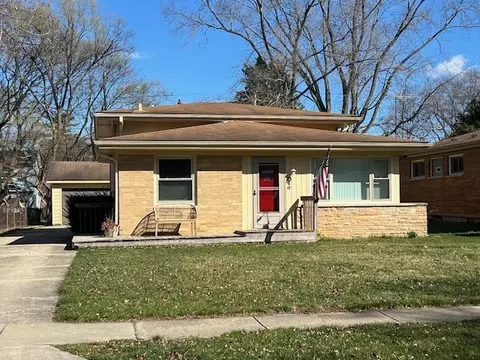 246 Kenloch Ave, Libertyville, IL 60048