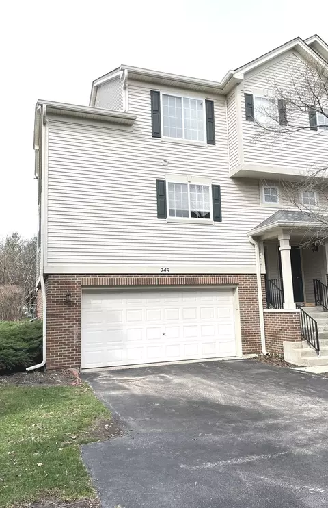 249 Evergreen Cir, Gilberts, IL 60136
