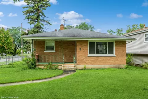 202 N Biermann Ave, Villa Park, IL 60181