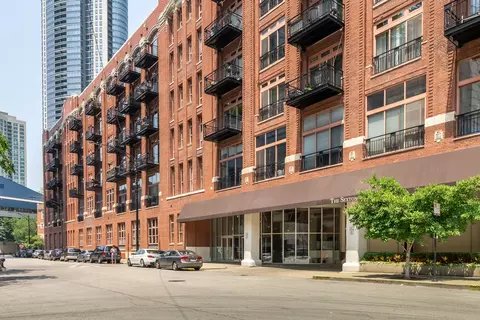 360 W Illinois St #626, Chicago, IL 60654