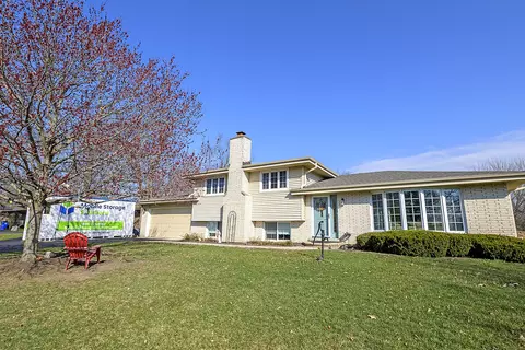 10404 W 134th St, Palos Park, IL 60464
