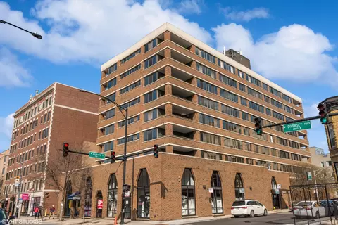 2800 N Orchard St #310, Chicago, IL 60657