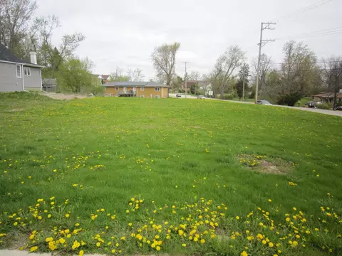 1270 Main St, Antioch, IL 60002