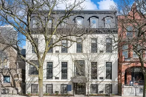 921 N La Salle Dr #6, Chicago, IL 60610