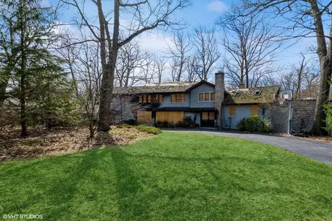 250 Cedar Ave, Highland Park, IL 60035