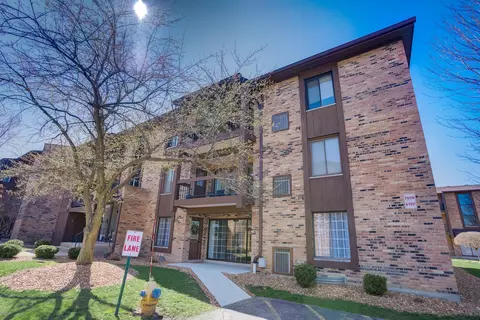 7509 175th St #211, Tinley Park, IL 60477