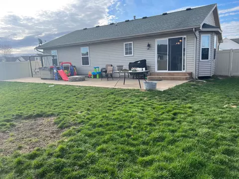 Exterior - 1904 Marina Dr, Normal, IL 61761 photo 3 of 7