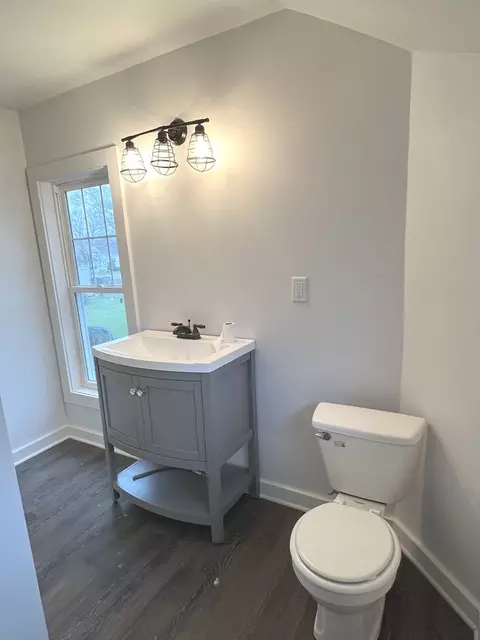 Bath - 816 E Joliet St, Ottawa, IL 61350 photo 1 of 1