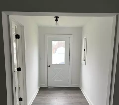 Entry Way - 816 E Joliet St, Ottawa, IL 61350 photo 1 of 1