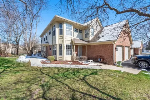 546 Portsmith Ct #A, Crystal Lake, IL 60014