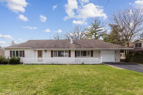 6538 Laurel Ave, Indian Head Park, IL 60525