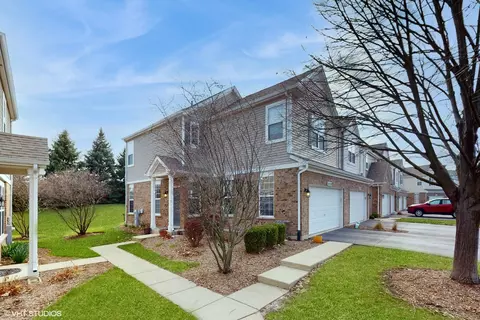 24330 Leski Ln, Plainfield, IL 60585 photo 2